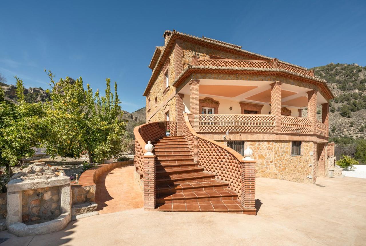 La Gaviota Con Chimenea, Barbacoa Y Piscina Junto A Ruta Del Gollizno En Olivares Olivares (Granada)