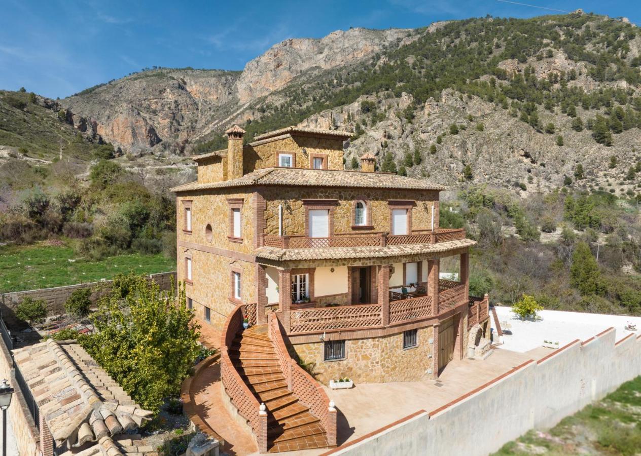 La Gaviota Con Chimenea, Barbacoa Y Piscina Junto A Ruta Del Gollizno En Olivares *