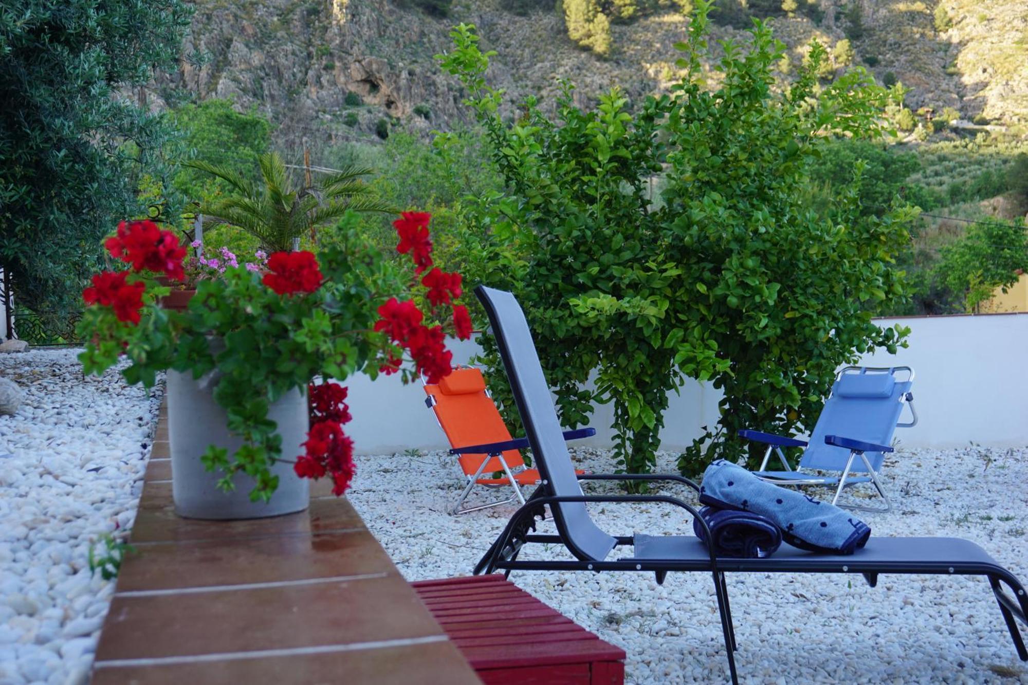 La Gaviota Con Chimenea, Barbacoa Y Piscina Junto A Ruta Del Gollizno En Olivares
