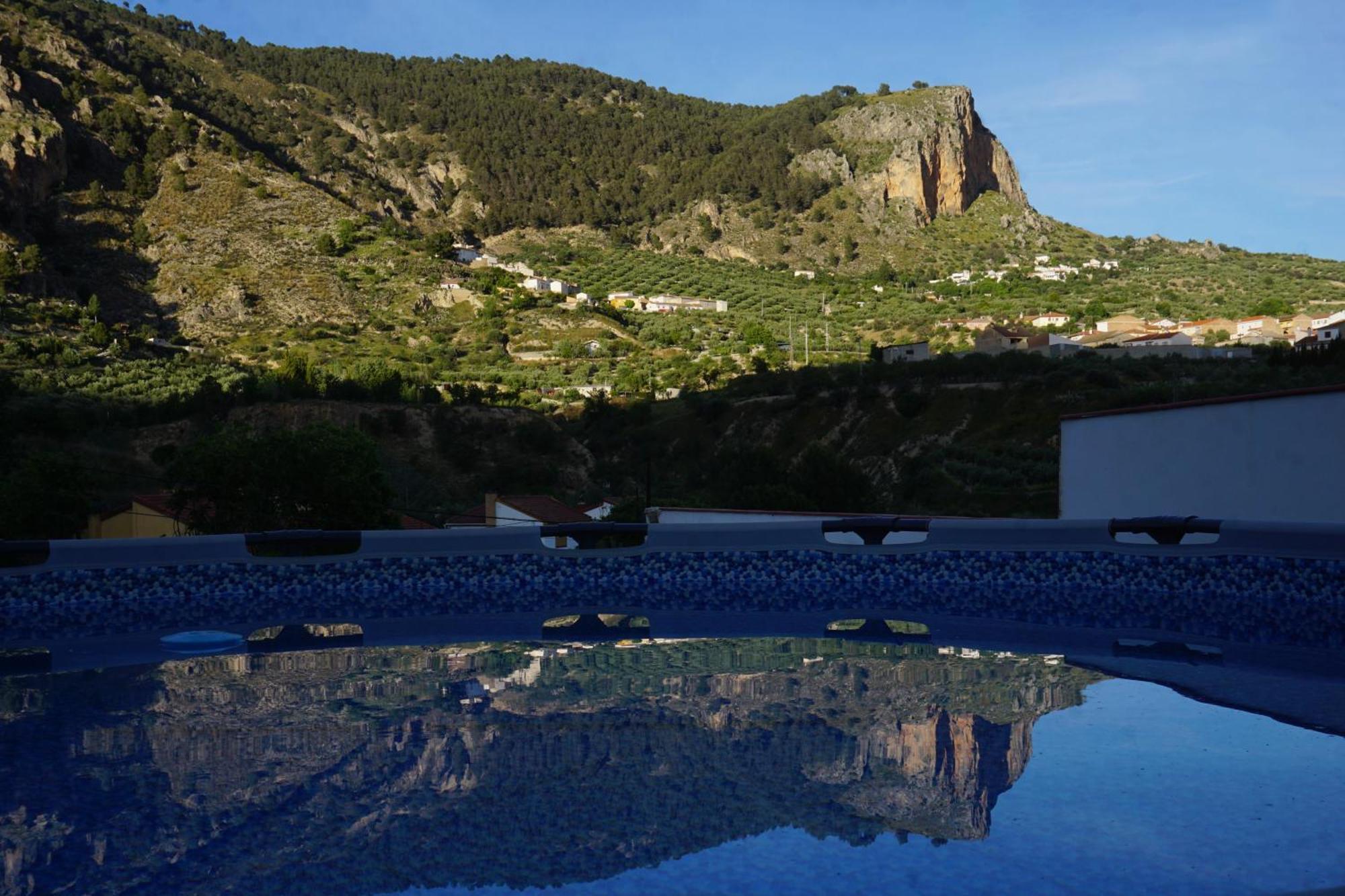 La Gaviota Con Chimenea, Barbacoa Y Piscina Junto A Ruta Del Gollizno En Olivares Olivares (Granada)